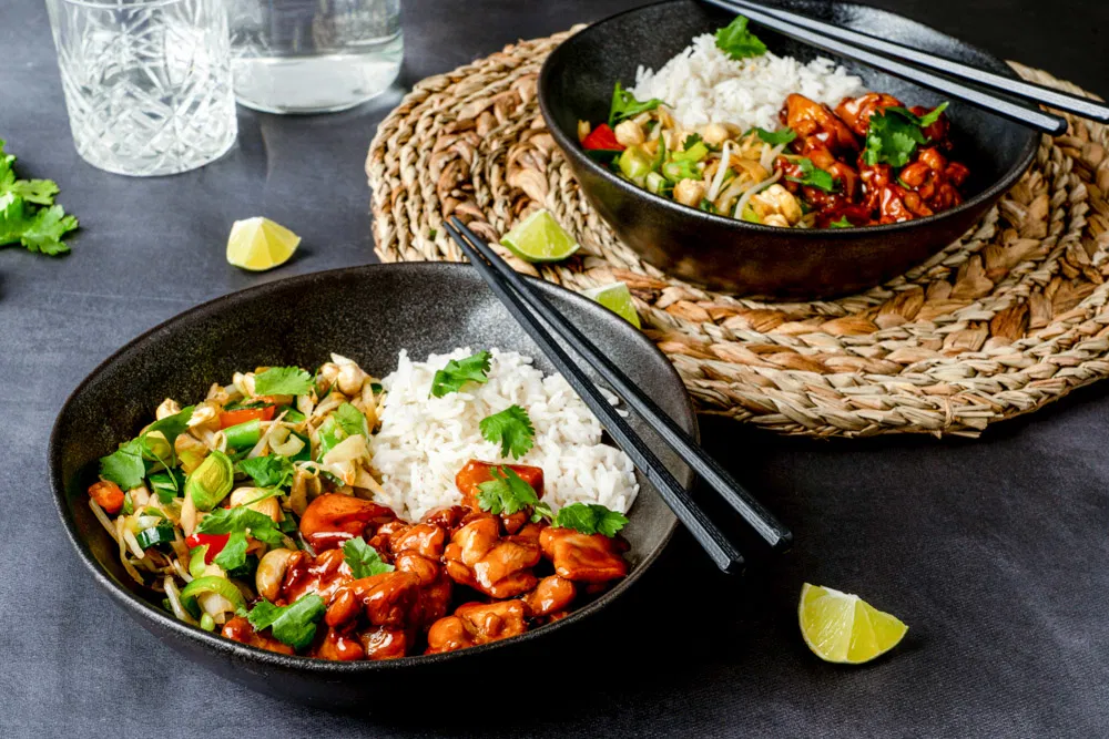 Sticky chicken met rijst en groenten